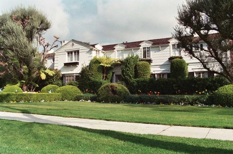 Hollywood’s most famous street: Who all lived on Beverly Hills’ Roxbury Drive?